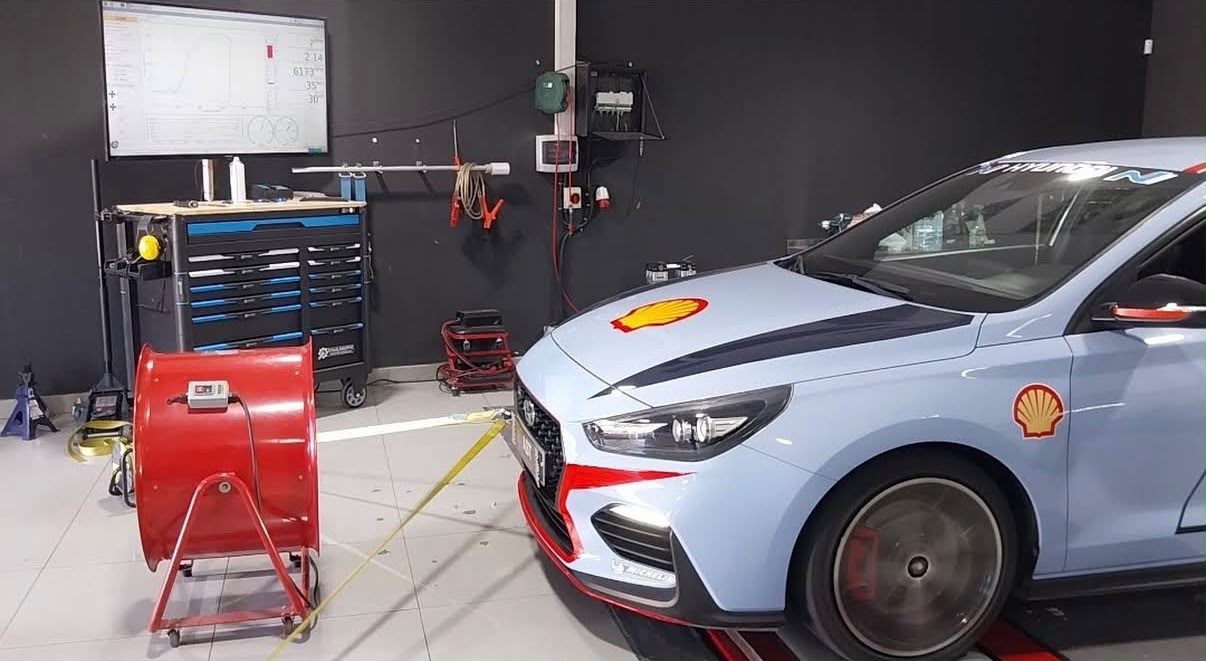 Hyundai realizando una prueba en banco de potencia en Alicante